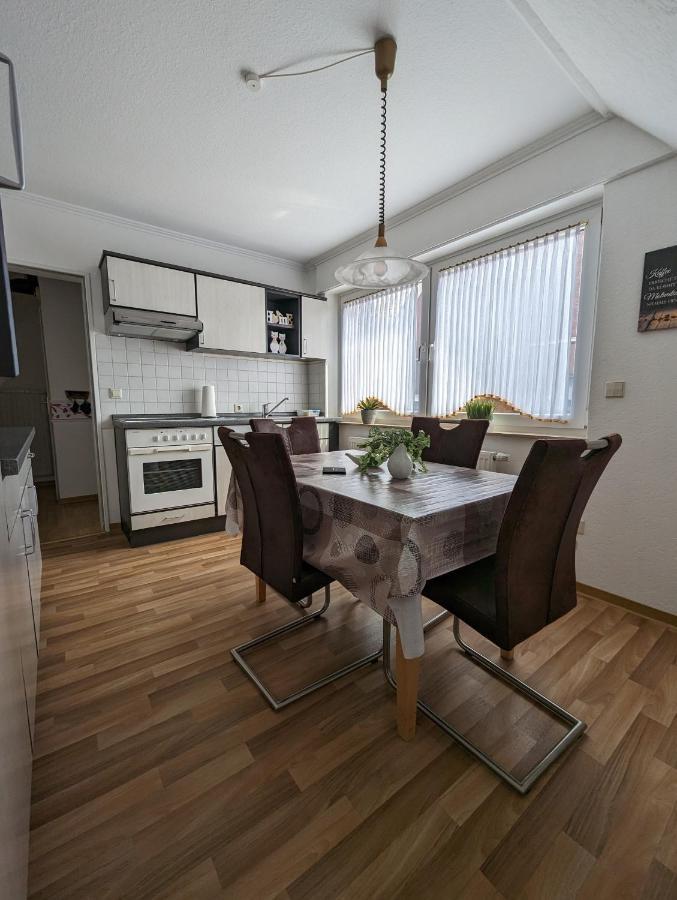 Ferienwohnung Leni Erstes Og Inkl Balkon Gartenblick Kostenfreier Parkplatz Stadtnah Aber Ruhig Gelegen Meppen Exterior foto